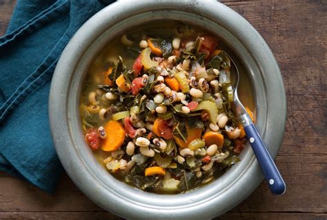 How much fat is in black eyed pea soup with andoullie and collards - calories, carbs, nutrition