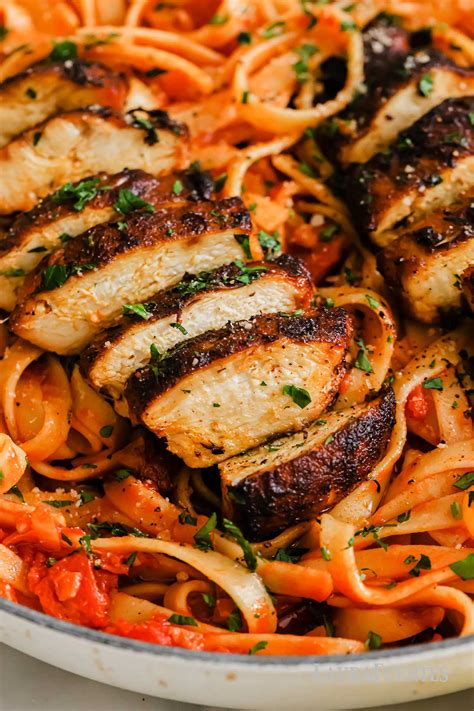 How much fat is in blackened chicken & avocado wrap - calories, carbs, nutrition