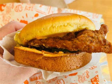 How much fat is in blackened chicken sandwich (80000.0) - calories, carbs, nutrition