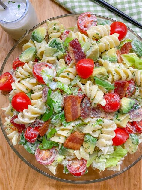 How much fat is in blt pasta salad plate - calories, carbs, nutrition