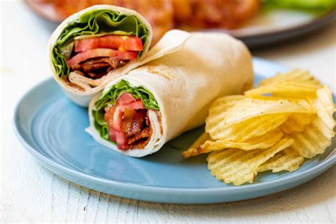 How much fat is in blt wrap - calories, carbs, nutrition