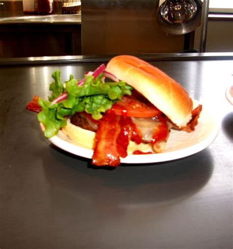 How much fat is in blue ribbon cheddar bbq angus burger - calories, carbs, nutrition