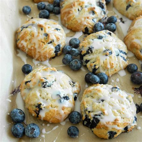 How much fat is in blueberry biscuit - calories, carbs, nutrition