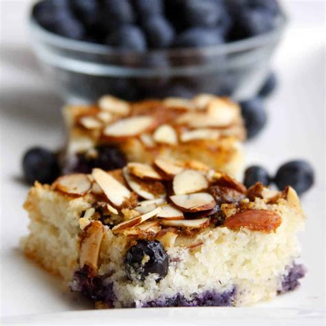 How much fat is in blueberry coffee cake, vegetarian - calories, carbs, nutrition