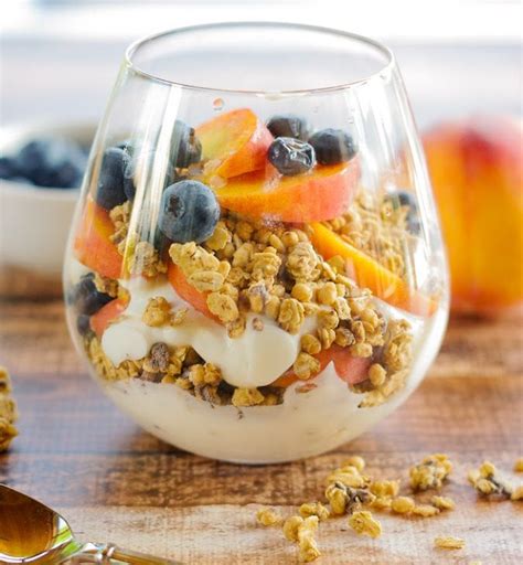 How much fat is in blueberry granola parfait 68oz - calories, carbs, nutrition