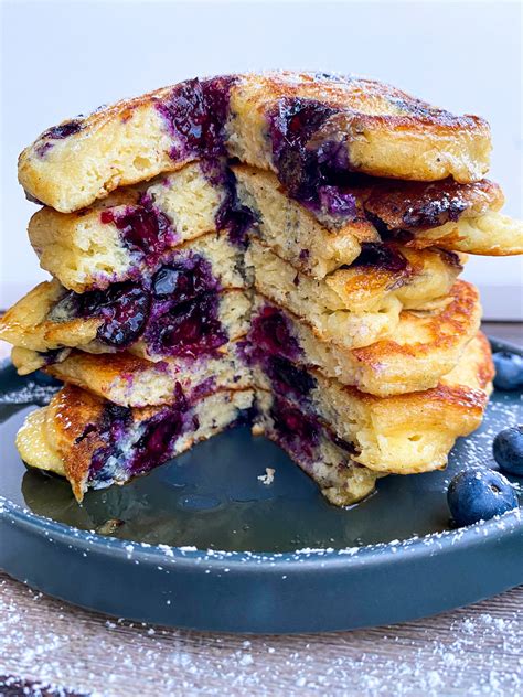 How much fat is in blueberry pancake - calories, carbs, nutrition