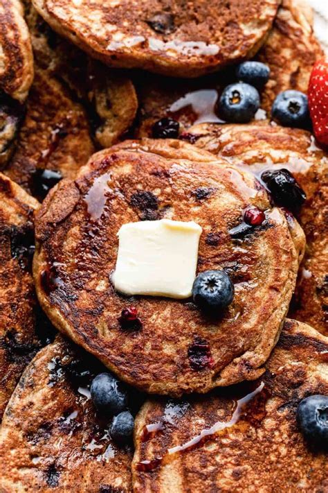 How much fat is in blueberry pancakes, with whole blueberries - calories, carbs, nutrition