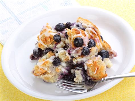 How much fat is in blueberry peach bread pudding w peaches and blueberries - calories, carbs, nutrition