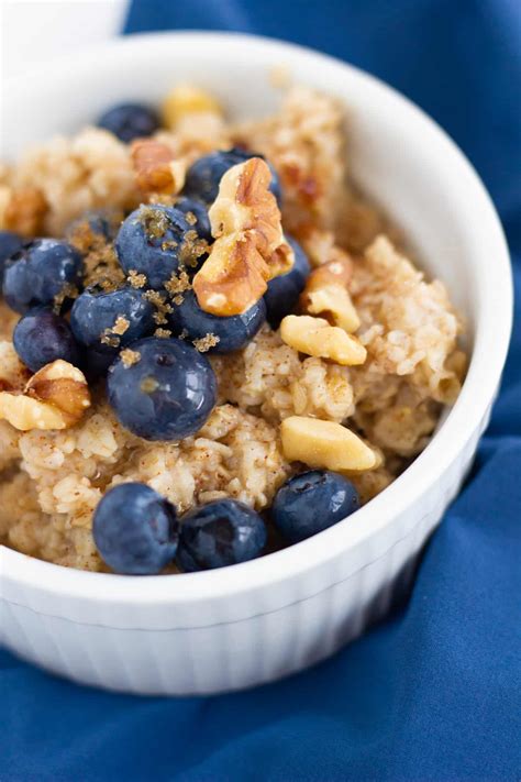 How much fat is in blueberry pear oatmeal - calories, carbs, nutrition