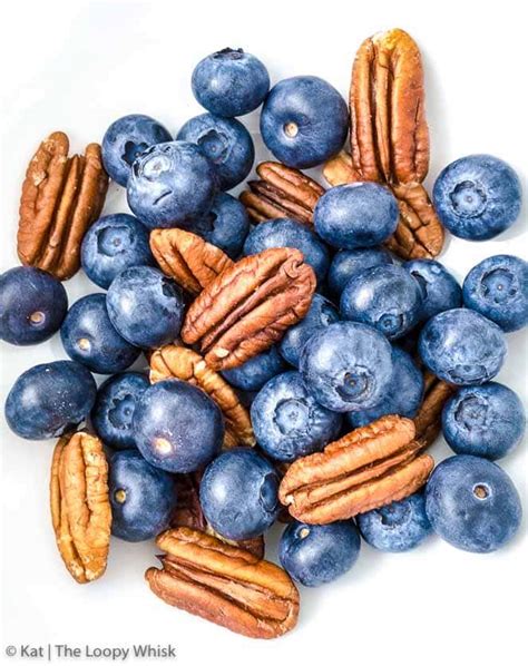 How much fat is in blueberry pecan - calories, carbs, nutrition