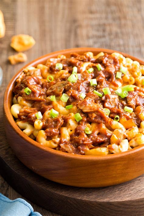 How much fat is in bowl pulled pork pozole mac - calories, carbs, nutrition