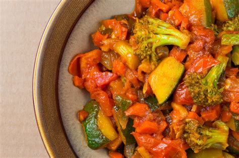 How much fat is in braised vegetables & quinoa - calories, carbs, nutrition