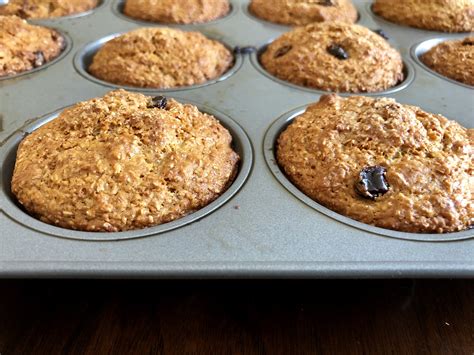 How much fat is in bran muffin - calories, carbs, nutrition