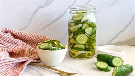 How much fat is in bread and butter pickles - calories, carbs, nutrition