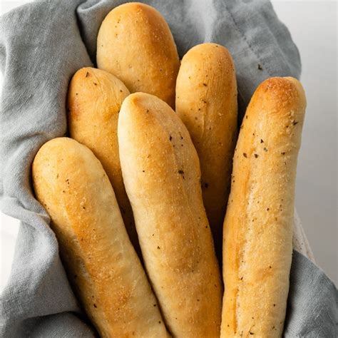 How much fat is in bread stick - calories, carbs, nutrition