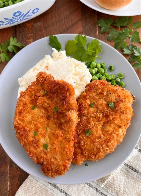 How much fat is in breaded pork chops with smashed potato and vegetable - calories, carbs, nutrition