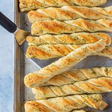 How much fat is in breadsticks, house baked - calories, carbs, nutrition