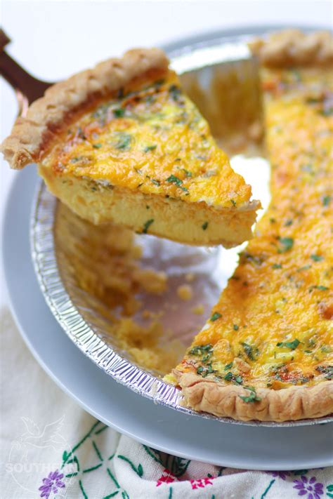 How much fat is in breakfast quiche - calories, carbs, nutrition