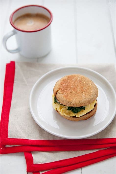 How much fat is in breakfast sandwich with spinach, egg gouda - calories, carbs, nutrition