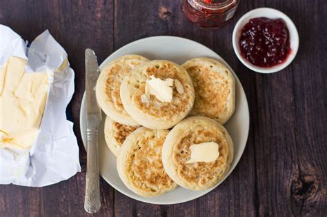 How much fat is in british style crumpets - calories, carbs, nutrition