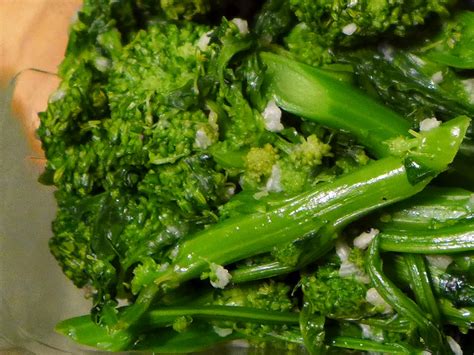 How much fat is in broccoli rabe sauta©e with garlic - calories, carbs, nutrition