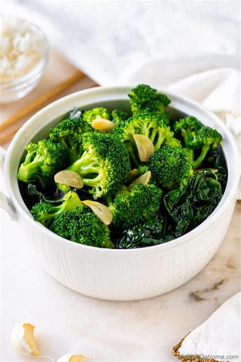 How much fat is in broccoli w/garlic butter&cashew - calories, carbs, nutrition