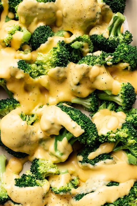 How much fat is in broccoli with cheese sauce - calories, carbs, nutrition
