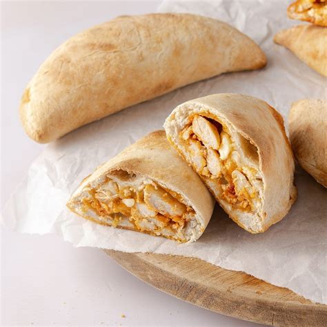 How much fat is in buffalo chicken calzone - calories, carbs, nutrition