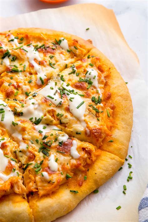 How much fat is in buffalo chicken pizza - calories, carbs, nutrition