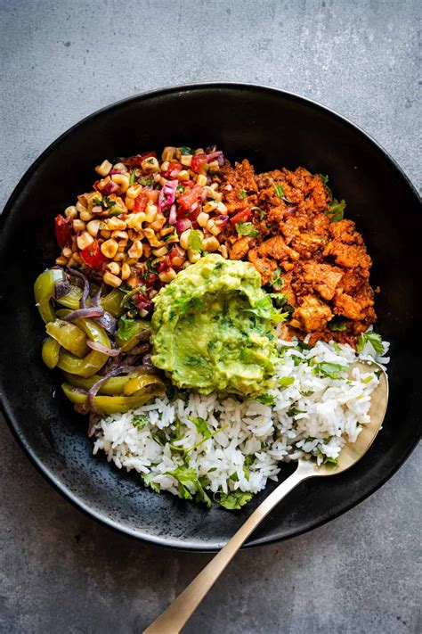 How much fat is in burrito bowl veggie - calories, carbs, nutrition