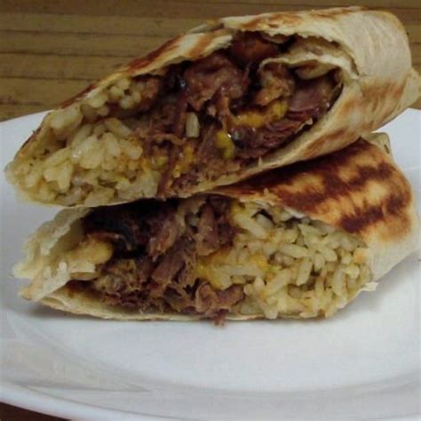 How much fat is in burrito gusto - bbq brisket burrito - calories, carbs, nutrition