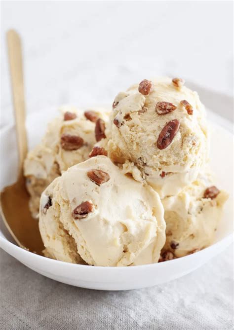 How much fat is in butter pecan ice cream - calories, carbs, nutrition