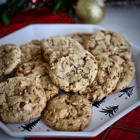 How much fat is in butter toffee crunch cookies - calories, carbs, nutrition