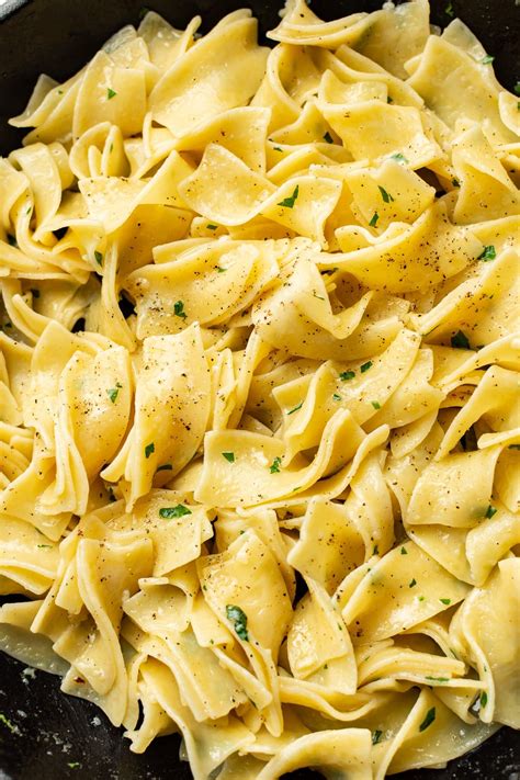 How much fat is in buttered egg noodle - calories, carbs, nutrition