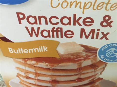 How much fat is in buttermilk complete pancake and waffle mix - calories, carbs, nutrition