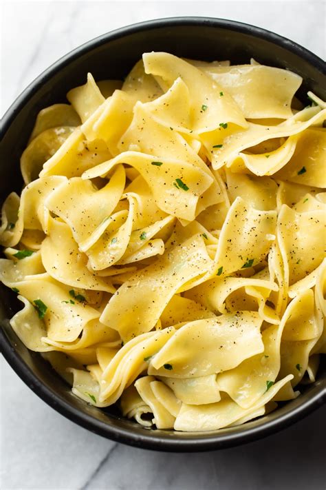 How much fat is in buttery egg noodles - calories, carbs, nutrition