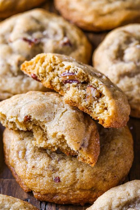 How much fat is in buttery pecan decadence cookie - calories, carbs, nutrition