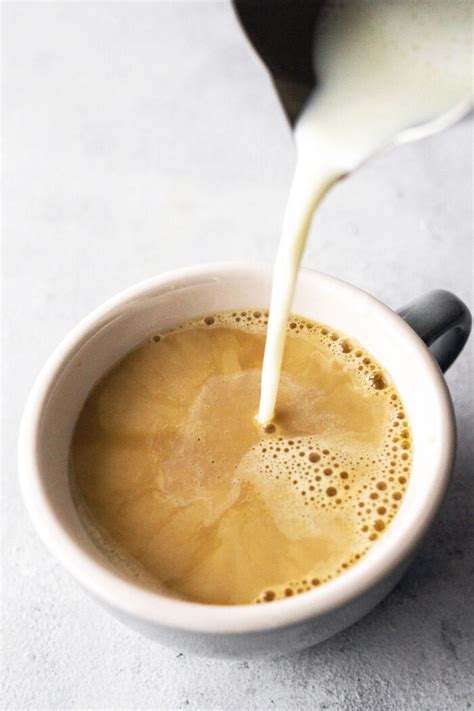 How much fat is in cafe-au-lait - calories, carbs, nutrition