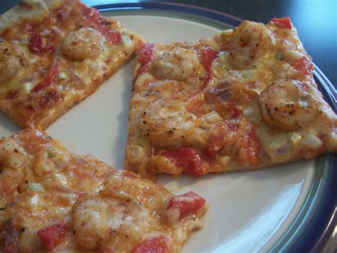 How much fat is in cajun shrimp and pepper pizza wheat crust - calories, carbs, nutrition