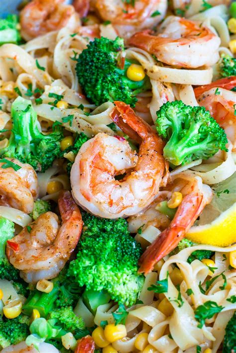 How much fat is in cajun shrimp fettuccine with vegetables - calories, carbs, nutrition