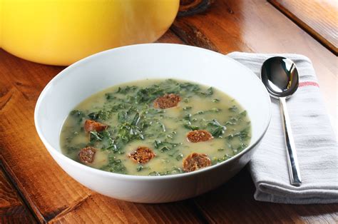 How much fat is in caldo verde - calories, carbs, nutrition