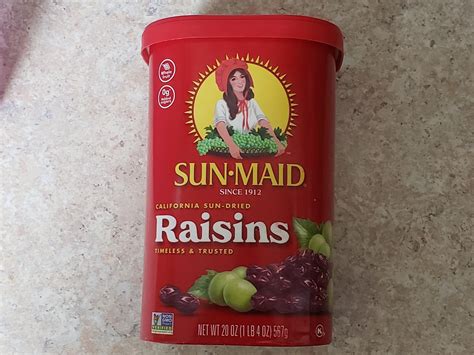 How much fat is in california raisins - calories, carbs, nutrition