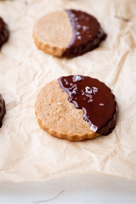 How much fat is in cappuccino shortbread cookies - calories, carbs, nutrition