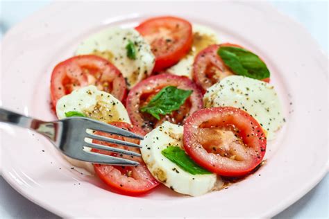 How much fat is in caprese tofu - calories, carbs, nutrition