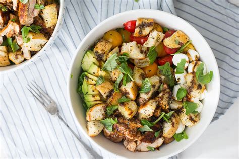 How much fat is in capresesalade met kip (medium) - calories, carbs, nutrition
