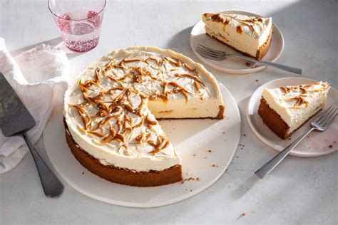 How much fat is in caramel cheesecake - calories, carbs, nutrition