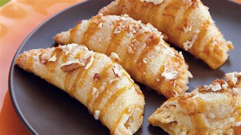 How much fat is in caramelized apple rollup - calories, carbs, nutrition