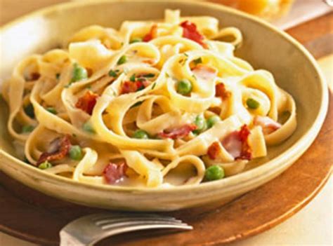 How much fat is in carbonara sauce - calories, carbs, nutrition