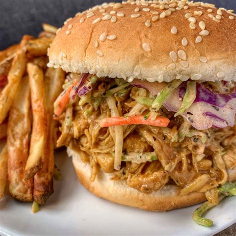 How much fat is in carolina bbq chicken club - calories, carbs, nutrition