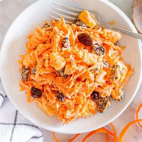 How much fat is in carrot and raisin salad - calories, carbs, nutrition